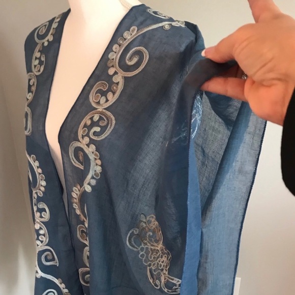 Last 1! ๐ฅHP!!๐ฅ Blue with Silver/Blue Kimono - Picture 5 of 8